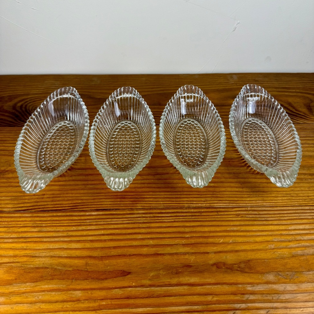 Vintage Clear Glass Dessert Bowls | Set of 4 Ribbed Oval Dishes | Mid-Century - Picture 7 of 10